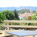 Kucer Apartman *