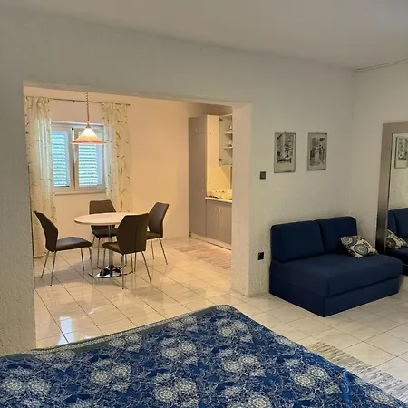 Apartment Kucer Krk Town